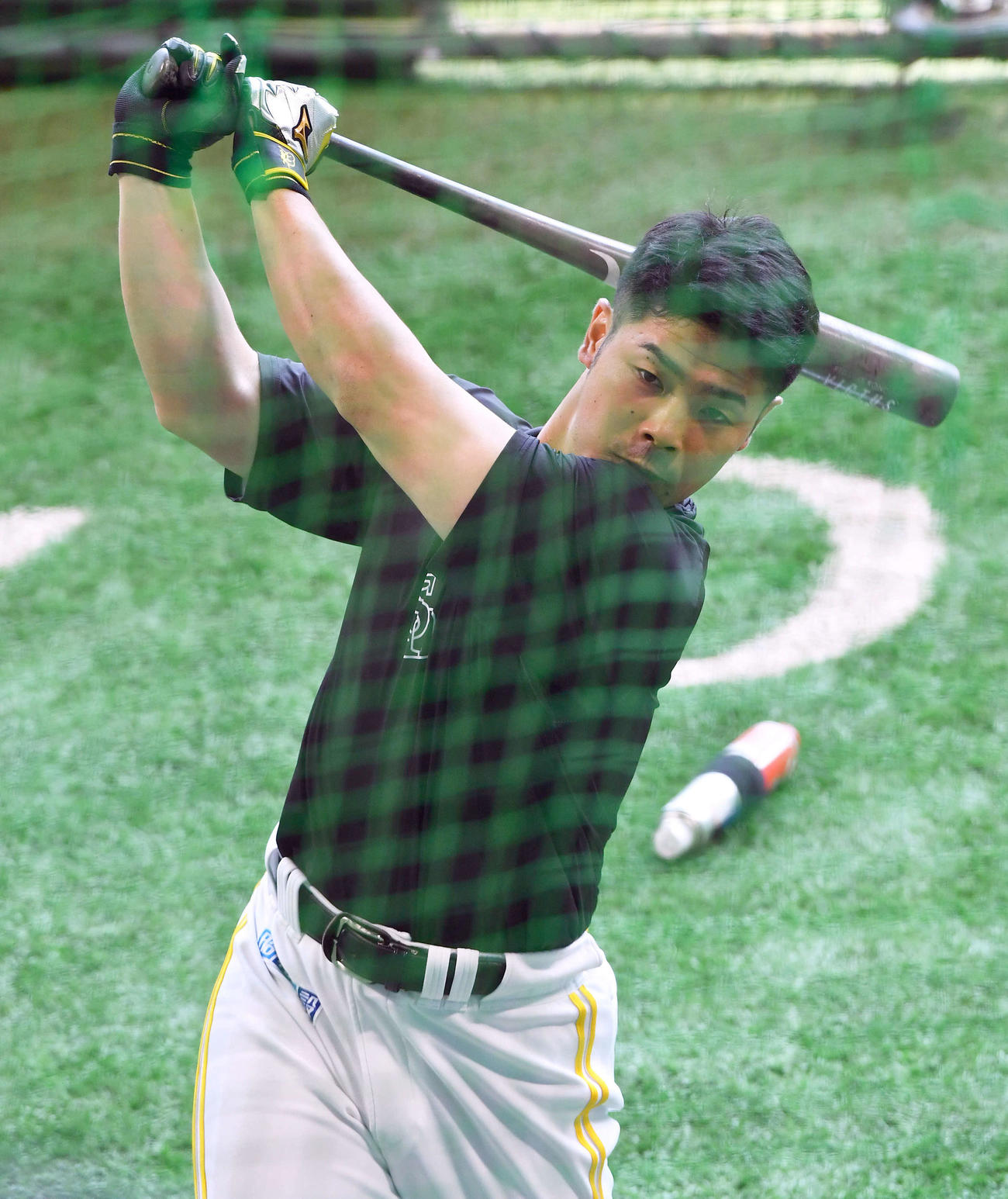 ソフトバンク対日本ハム　打撃練習を行う近藤（撮影・岩下翔太）