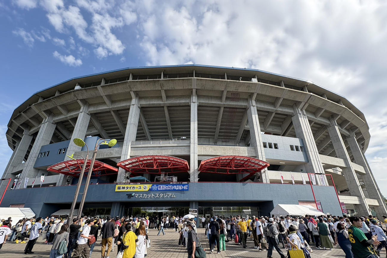 阪神対DeNA　倉敷マスカットスタジアムの外観（撮影・前田充）