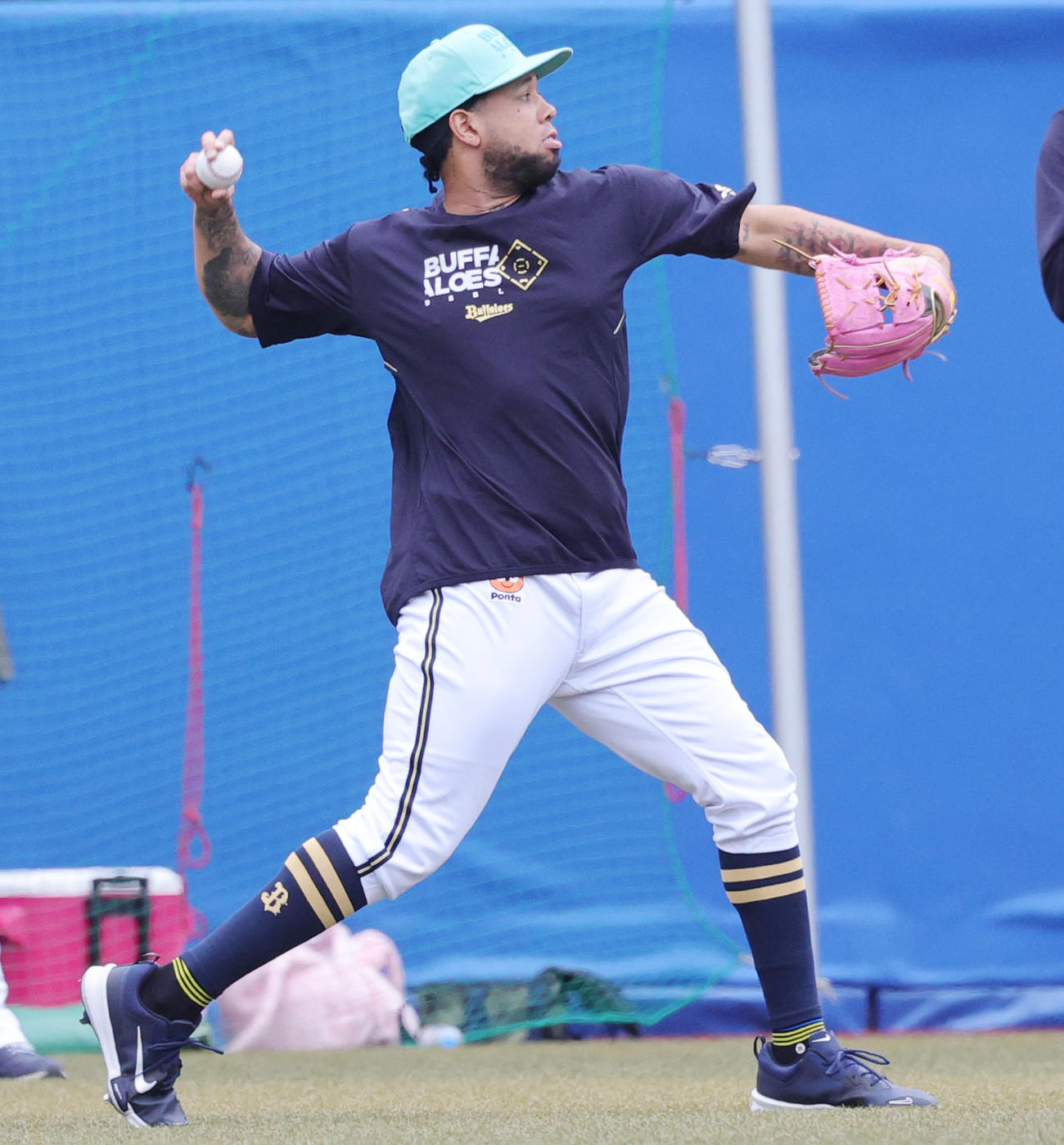 ロッテ対オリックス　調整するオリックスのエスピノーザ（撮影・野上伸悟）