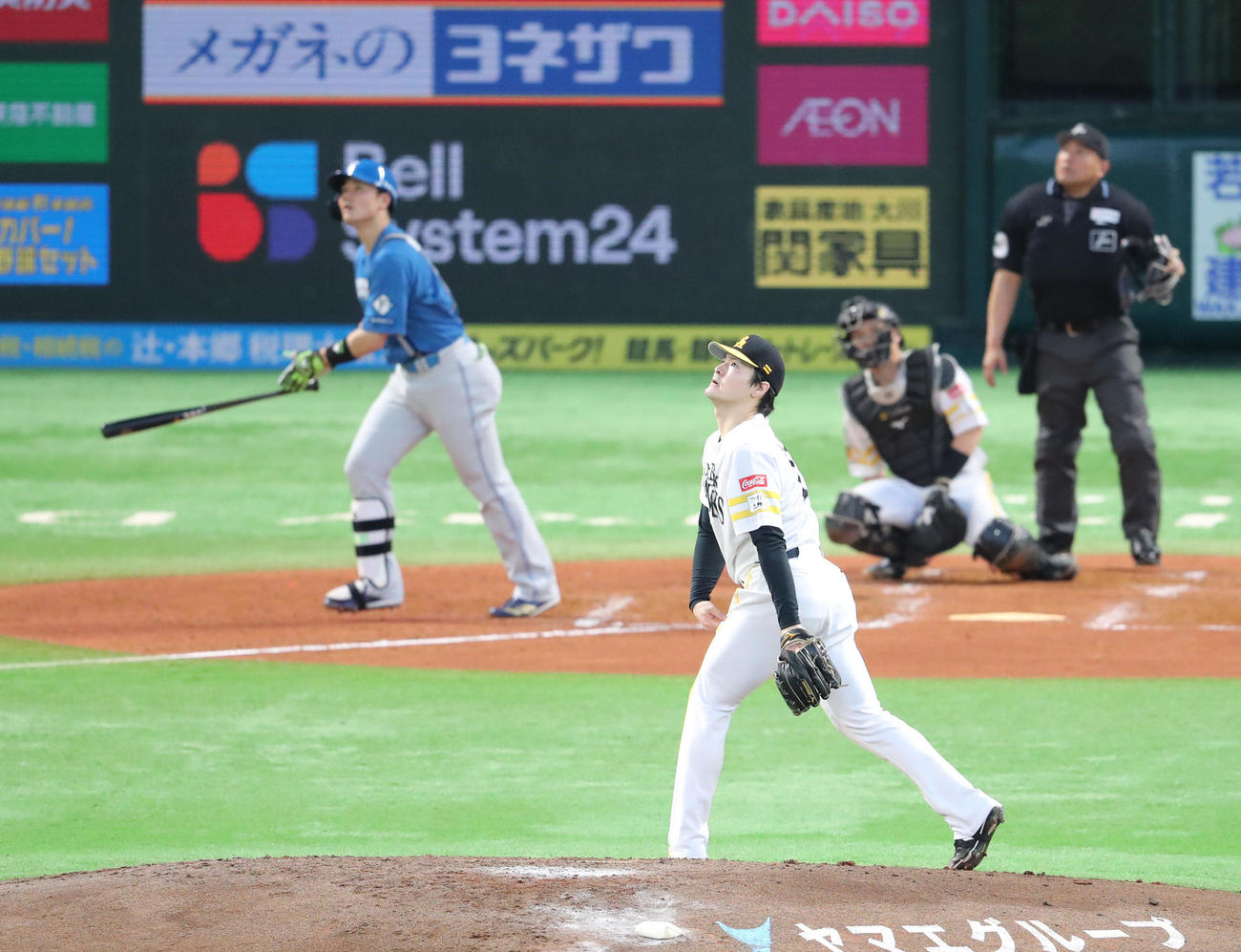 ソフトバンク対日本ハム　5回表日本ハム1死、清宮幸に右越え先制本塁打を浴びた有原（撮影・梅根麻紀）