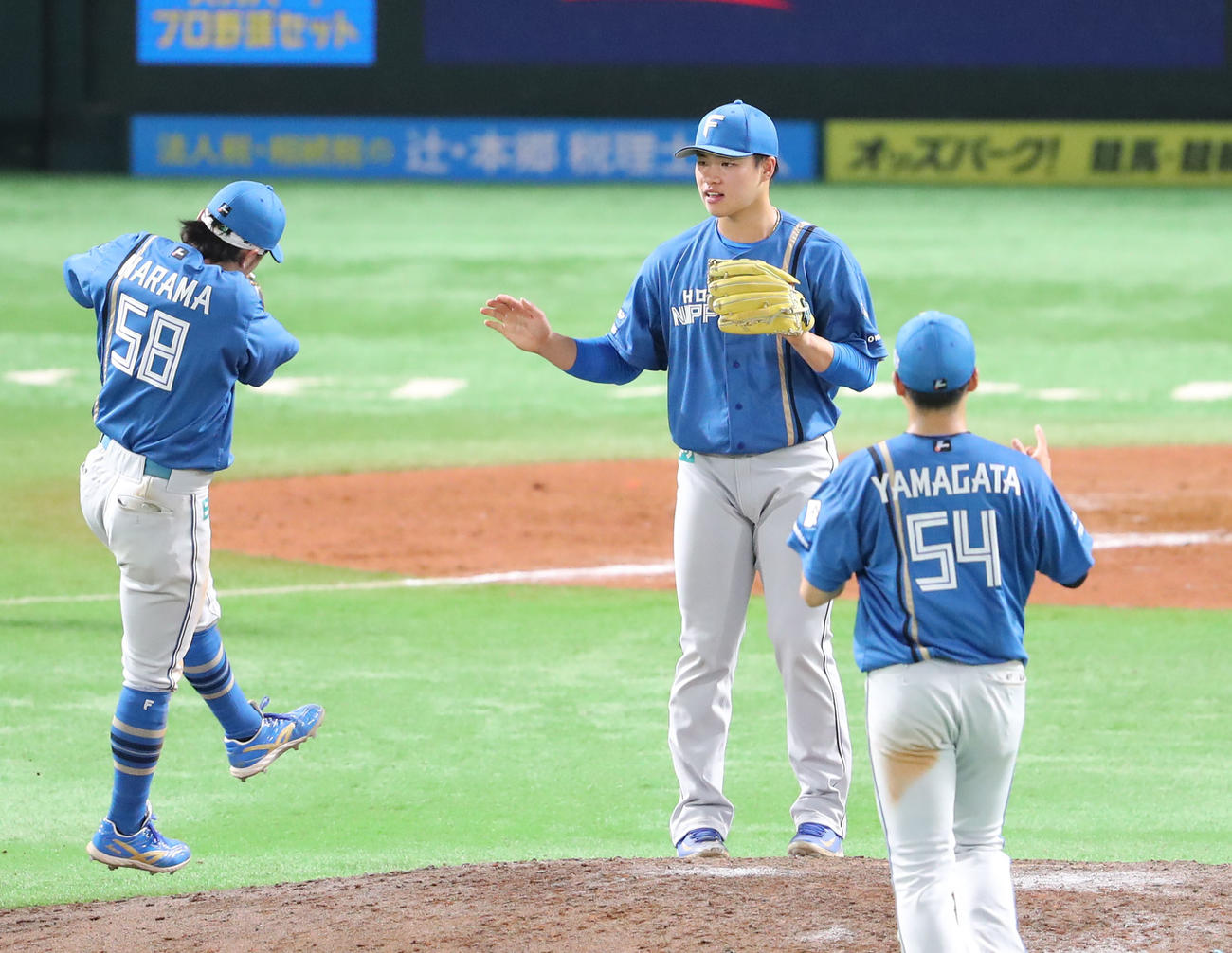 ソフトバンク対日本ハム　プロ初セーブを飾った孫（撮影・梅根麻紀）