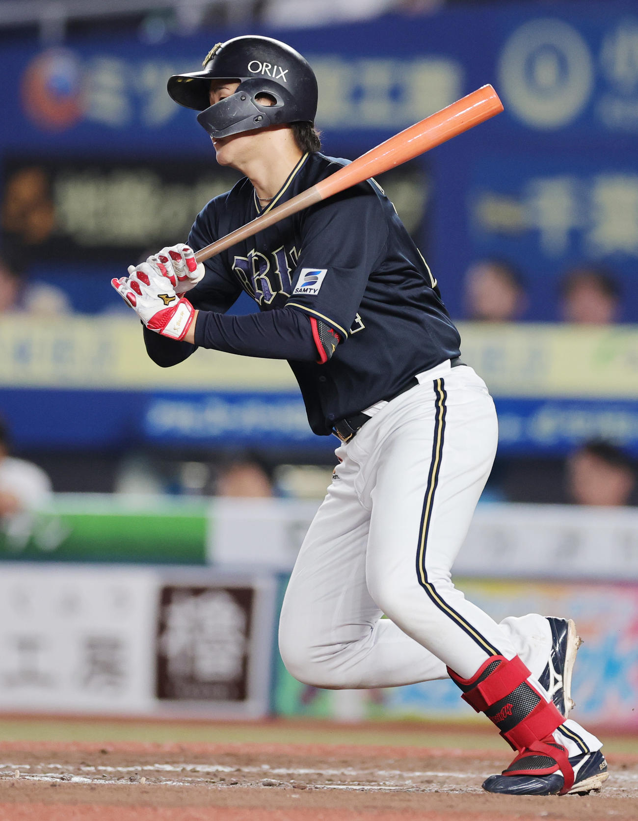 ロッテ対オリックス　9回表オリックス無死二、三塁、中前2点適時打を放つ紅林（撮影・野上伸悟）