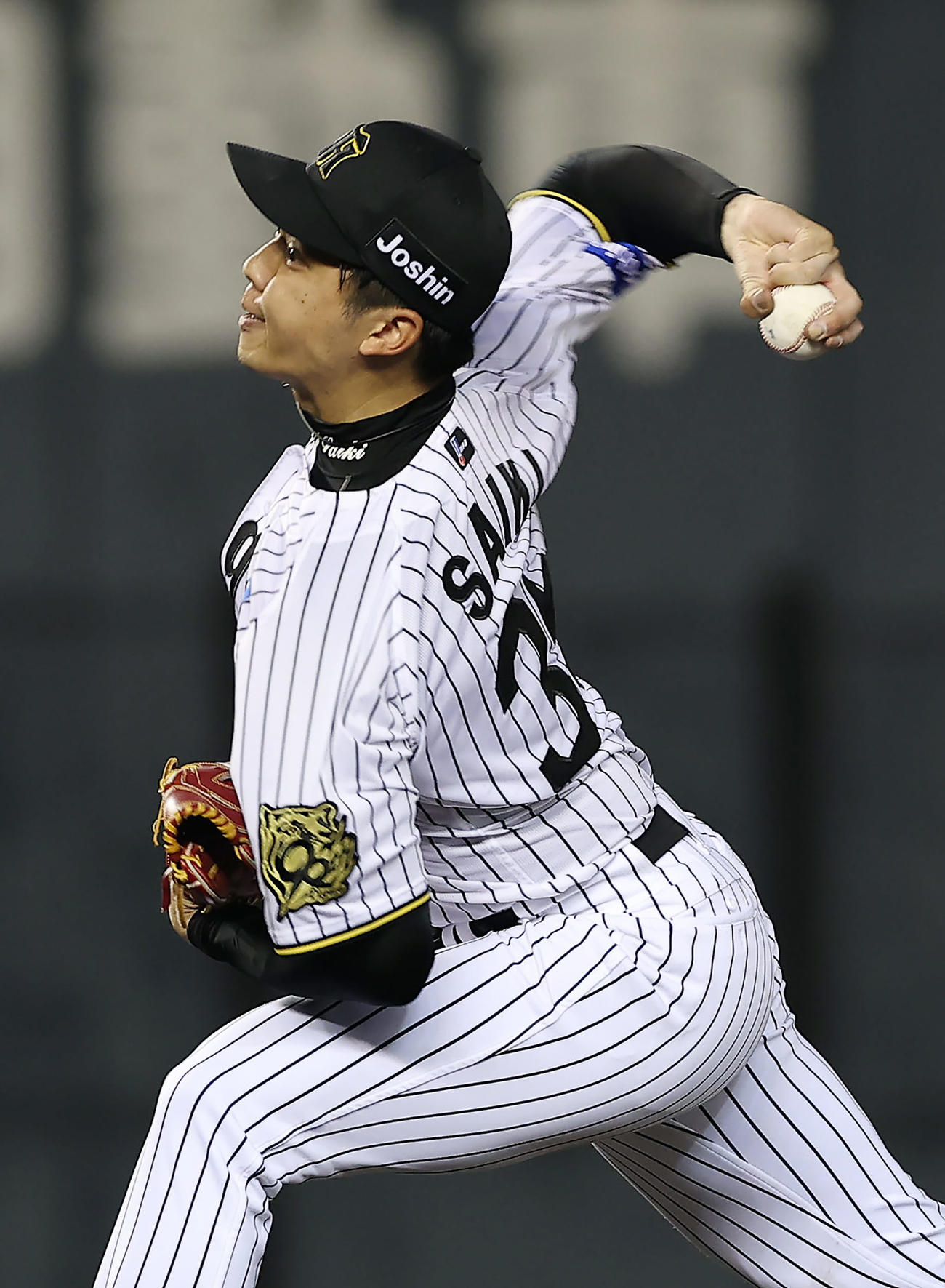 阪神対DeNA　力投する阪神先発の才木（撮影・前田充）