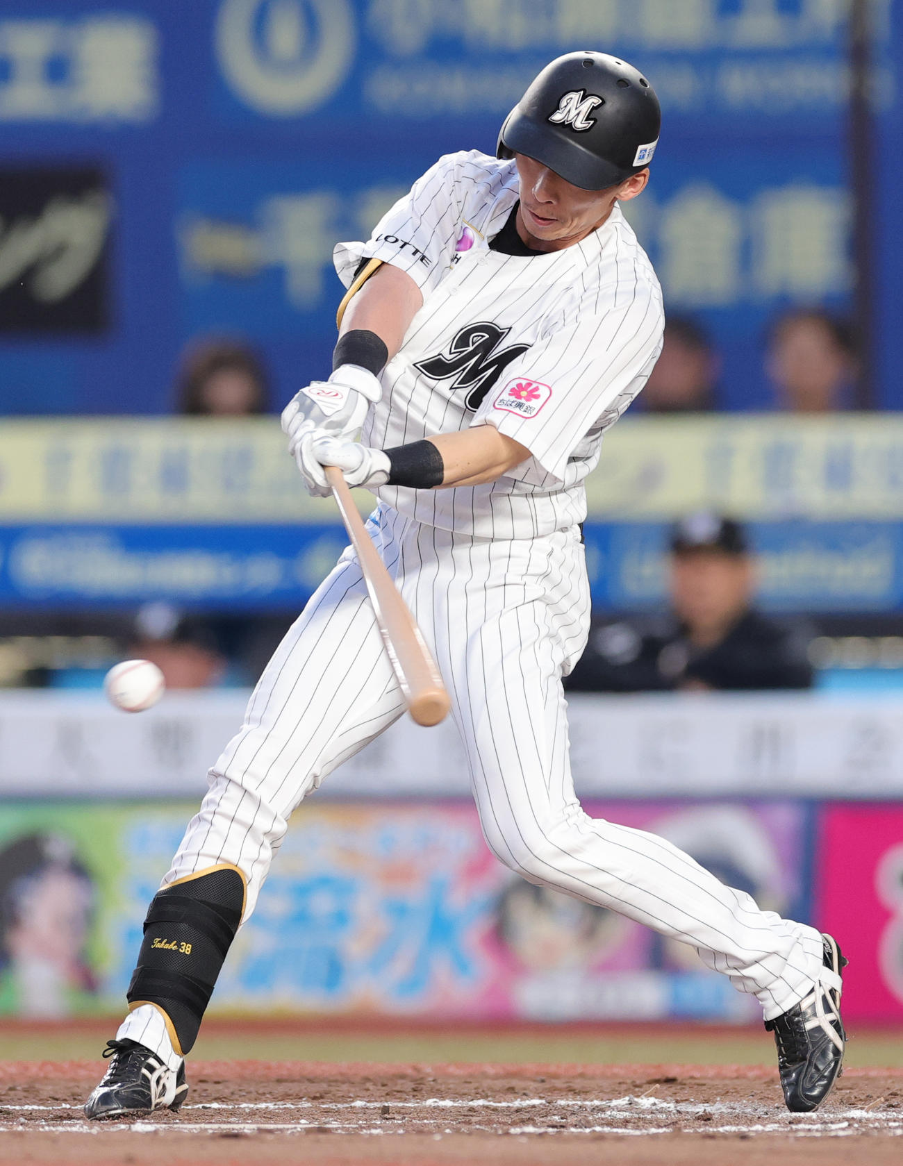 ロッテ対オリックス　2回裏ロッテ1死一、三塁、先制左前適時打を放つ高部（撮影・野上伸悟）