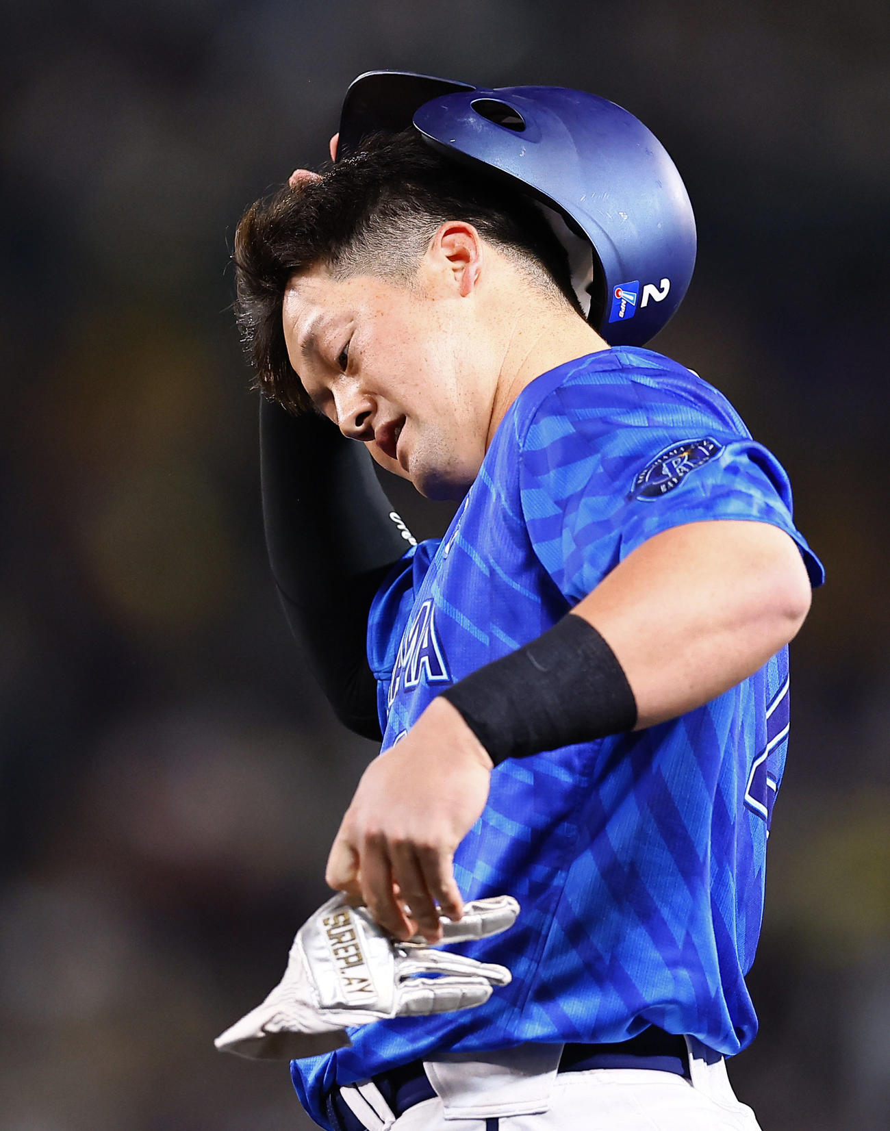 阪神対DeNA 6回DeNA2死二、三塁、遊ゴロに倒れた牧（撮影・藤尾明華）