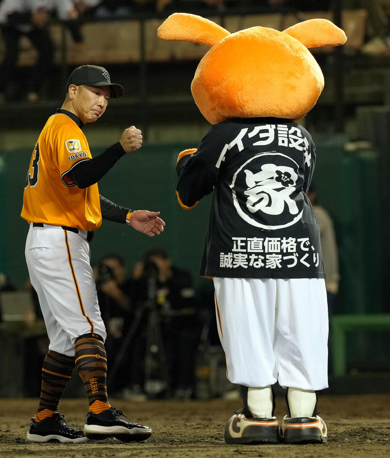 巨人対広島　広島に勝利した巨人阿部監督（撮影・たえ見朱実）