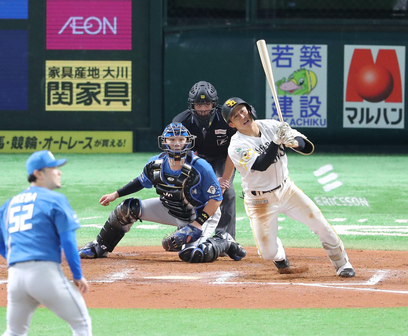 ソフトバンク対日本ハム　7回裏ソフトバンク2死三塁、野村は左前に同点適時打を放つ（撮影・梅根麻紀）