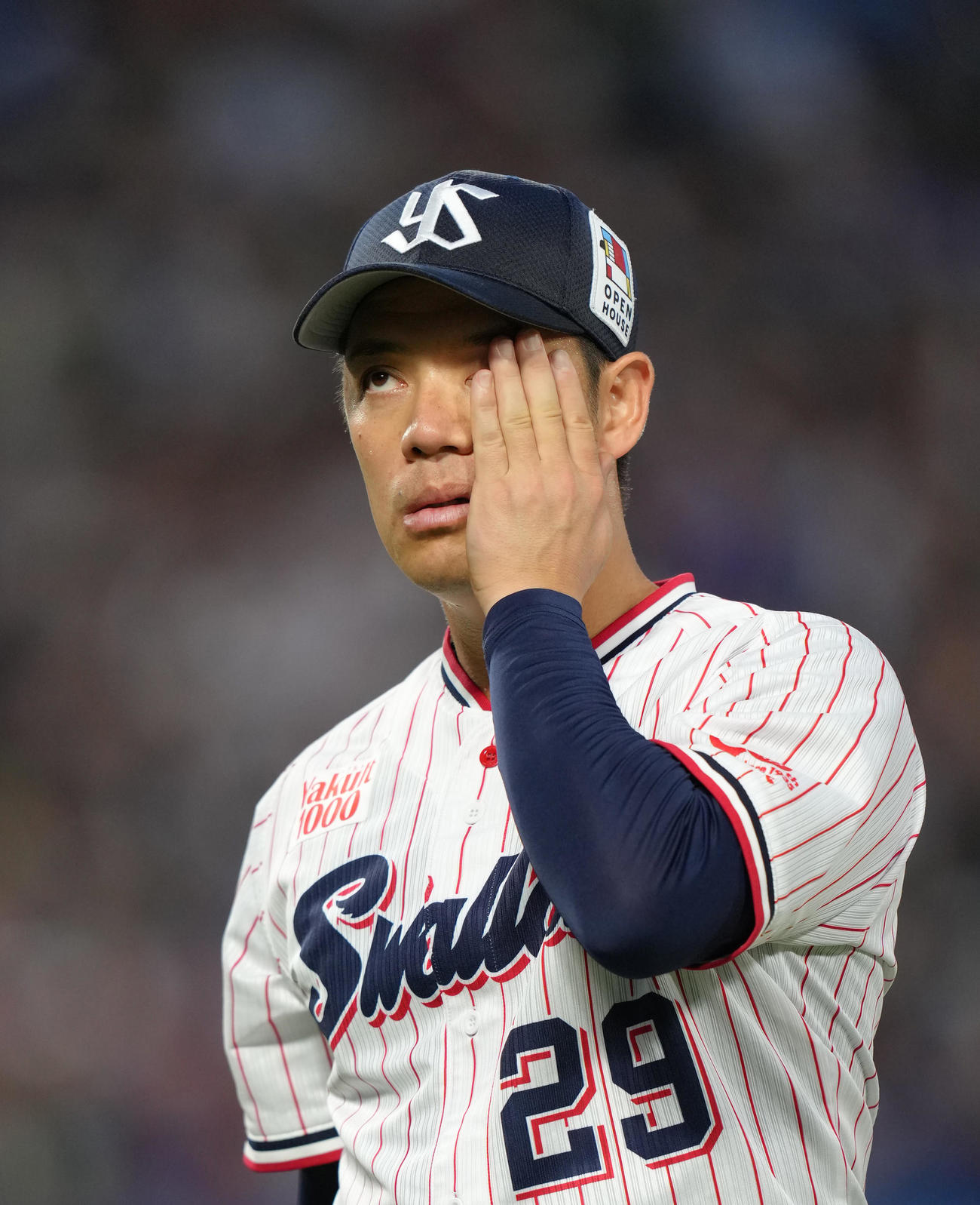 ヤクルト対中日　2回までに5点を失い厳しい表情を見せるヤクルト小川（撮影・足立雅史）