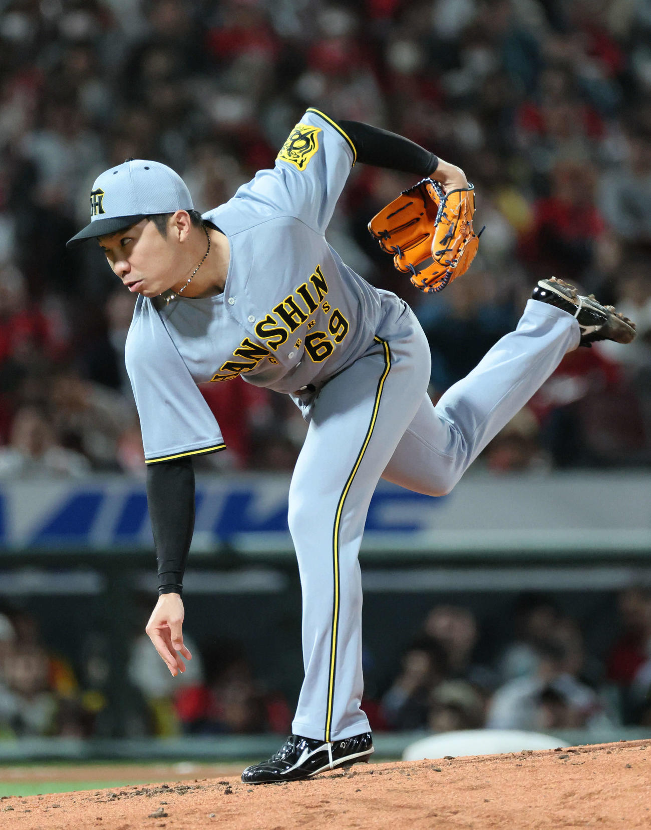 広島対阪神　8回裏広島、阪神2番手の石井（撮影・加藤孝規）