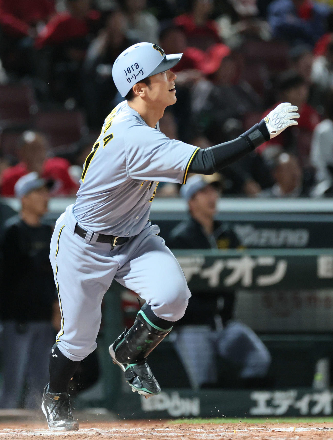 広島対阪神　9回表阪神1死二、三塁、代打の豊田は中越え適時打を放つ（撮影・加藤孝規）