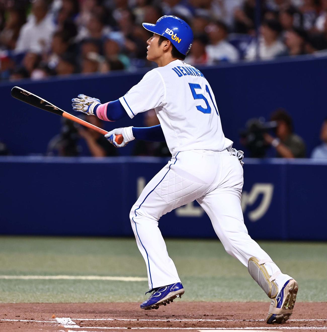 中日対巨人　1回裏中日無死、上林は先頭打者本塁打を放つ（撮影・上田博志）