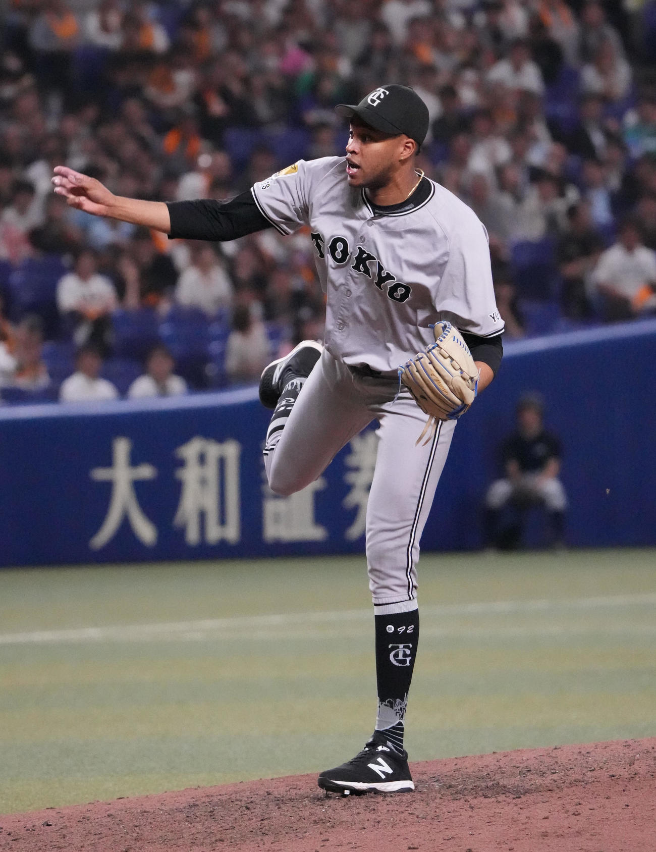 中日対巨人　9回裏、巨人4番手で登板するマルティネス（撮影・森本幸一）