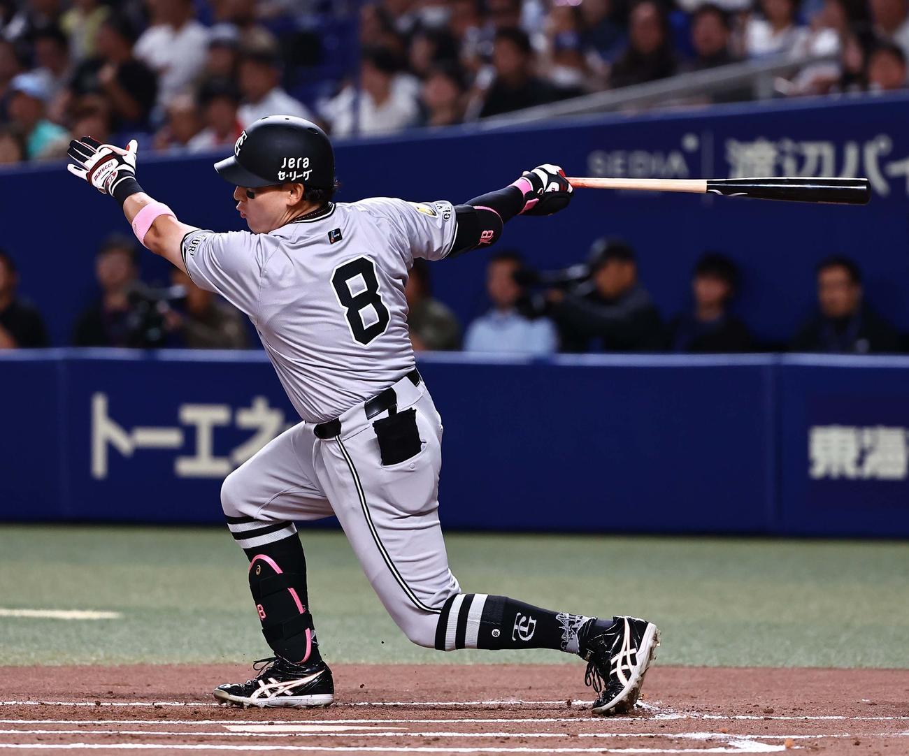 中日対巨人　1回表巨人2死一、二塁、丸は三振に倒れる（撮影・上田博志）