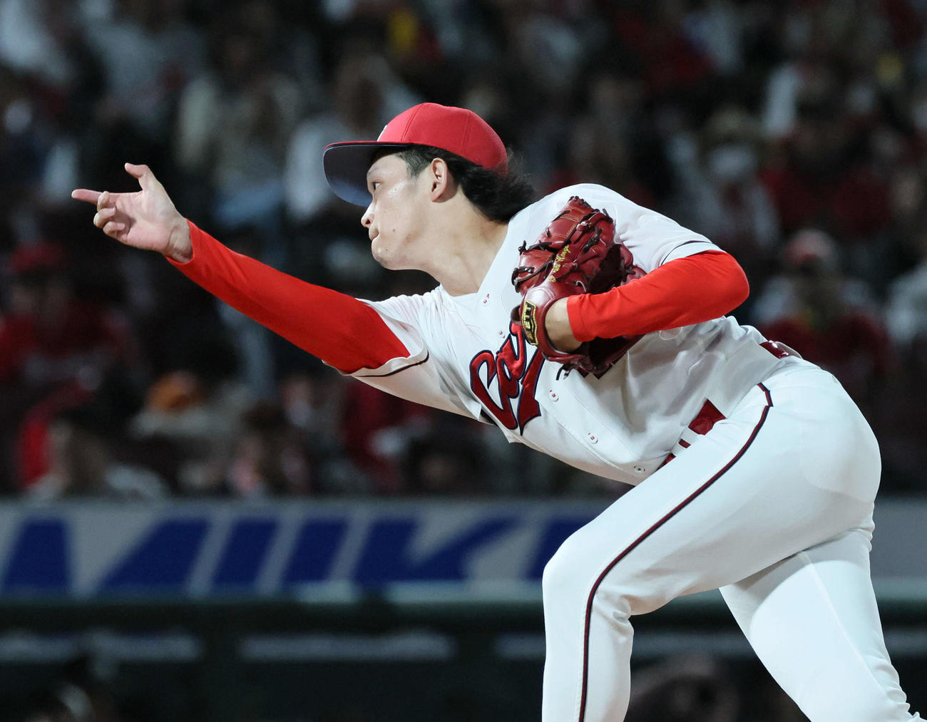 広島対阪神　9回表阪神、広島2番手の鈴木（撮影・加藤孝規）