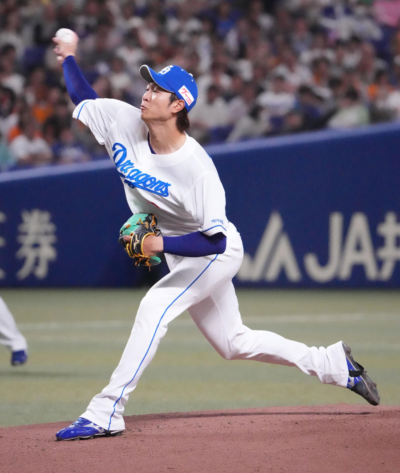 中日対巨人　1回表、登板する中日先発の高橋宏（撮影・森本幸一）