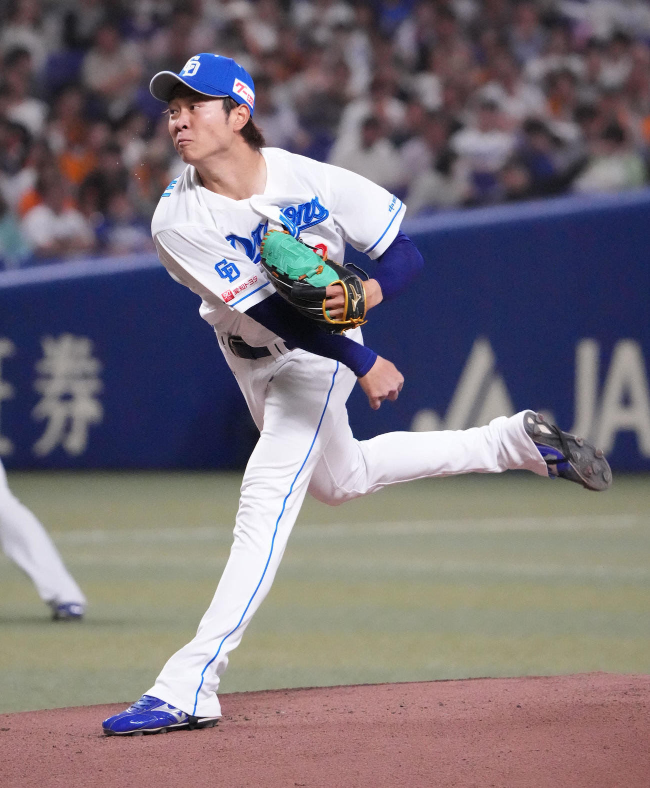 中日対巨人　1回表、登板する中日先発の高橋宏（撮影・森本幸一）