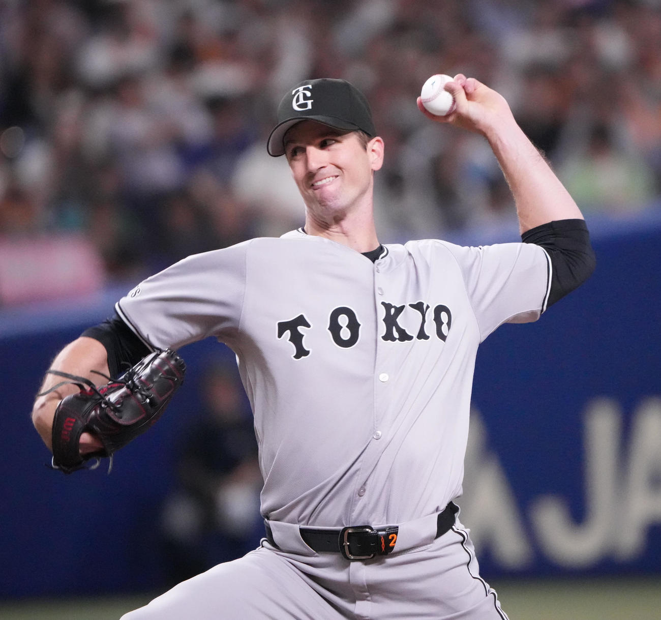 中日対巨人　1回裏、登板する巨人先発のグリフィン（撮影・森本幸一）