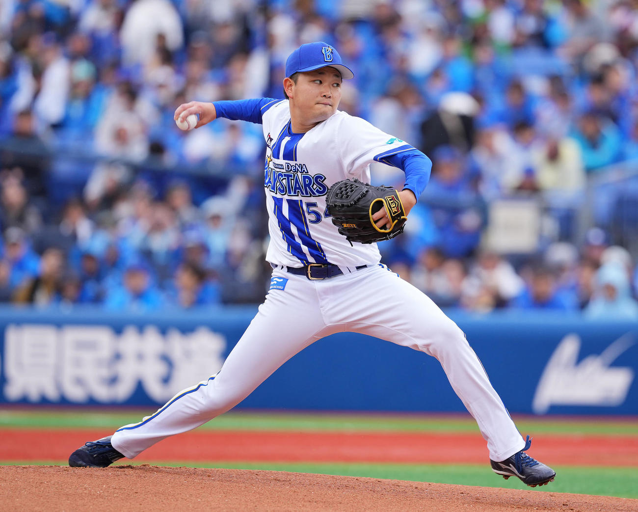 DeNA対ヤクルト　力投するDeNA先発の石田裕（撮影・垰建太）