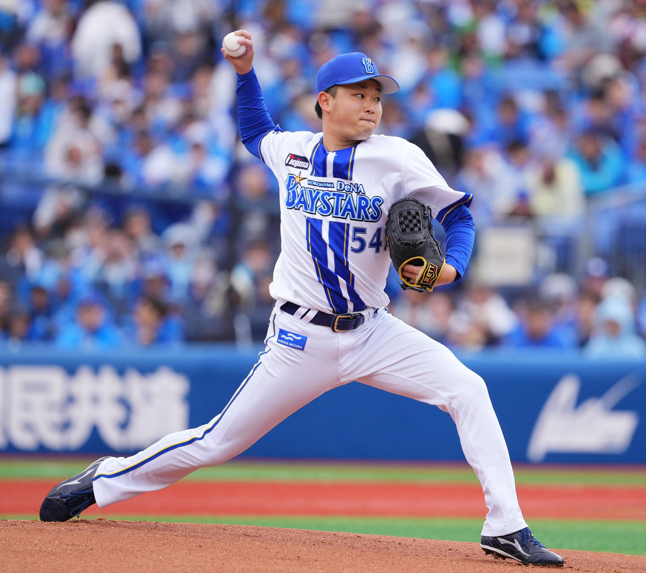 DeNA対ヤクルト　力投するDeNA先発の石田裕（撮影・垰建太）