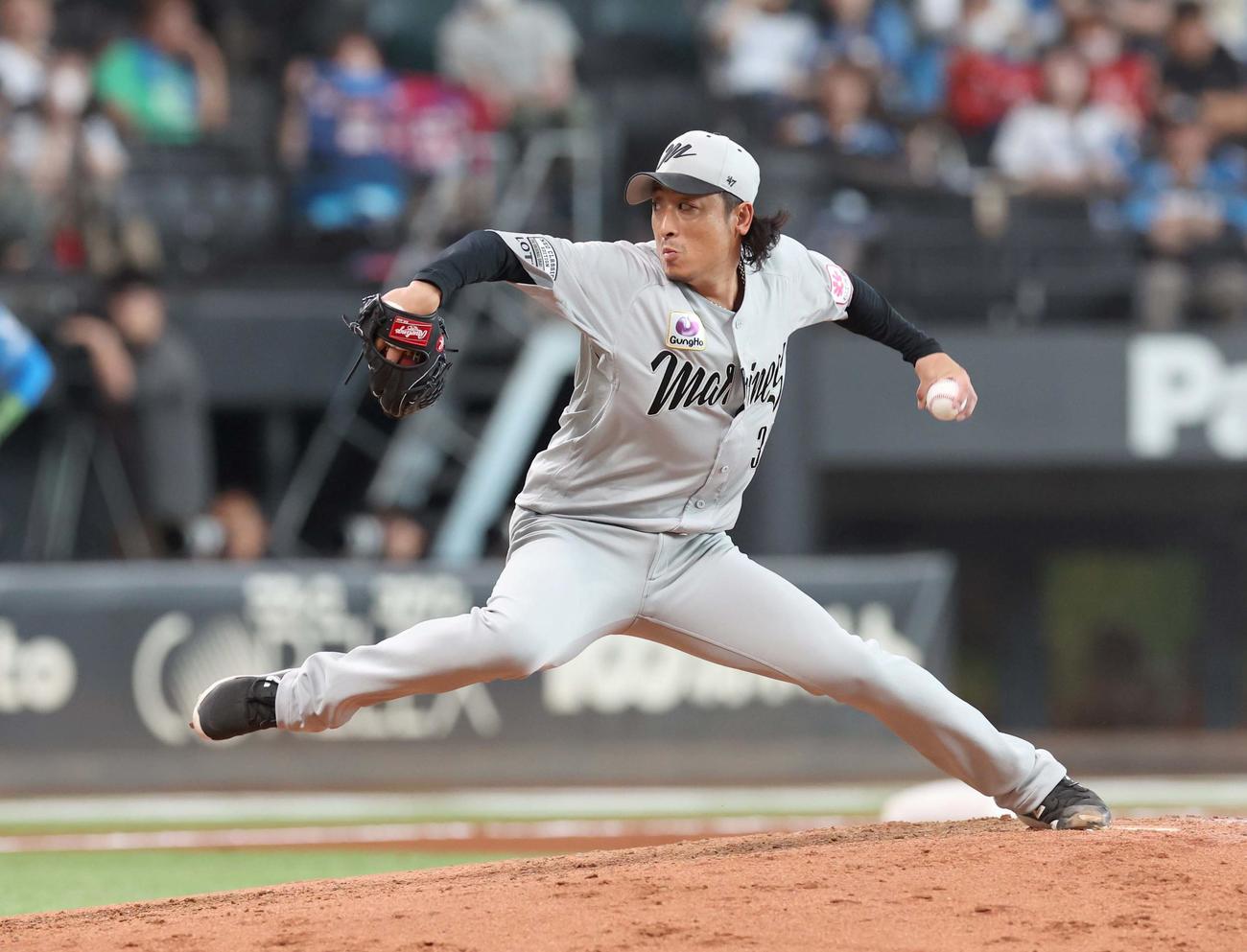 日本ハム対ロッテ　6回途中登板の坂本（撮影・黒川智章）