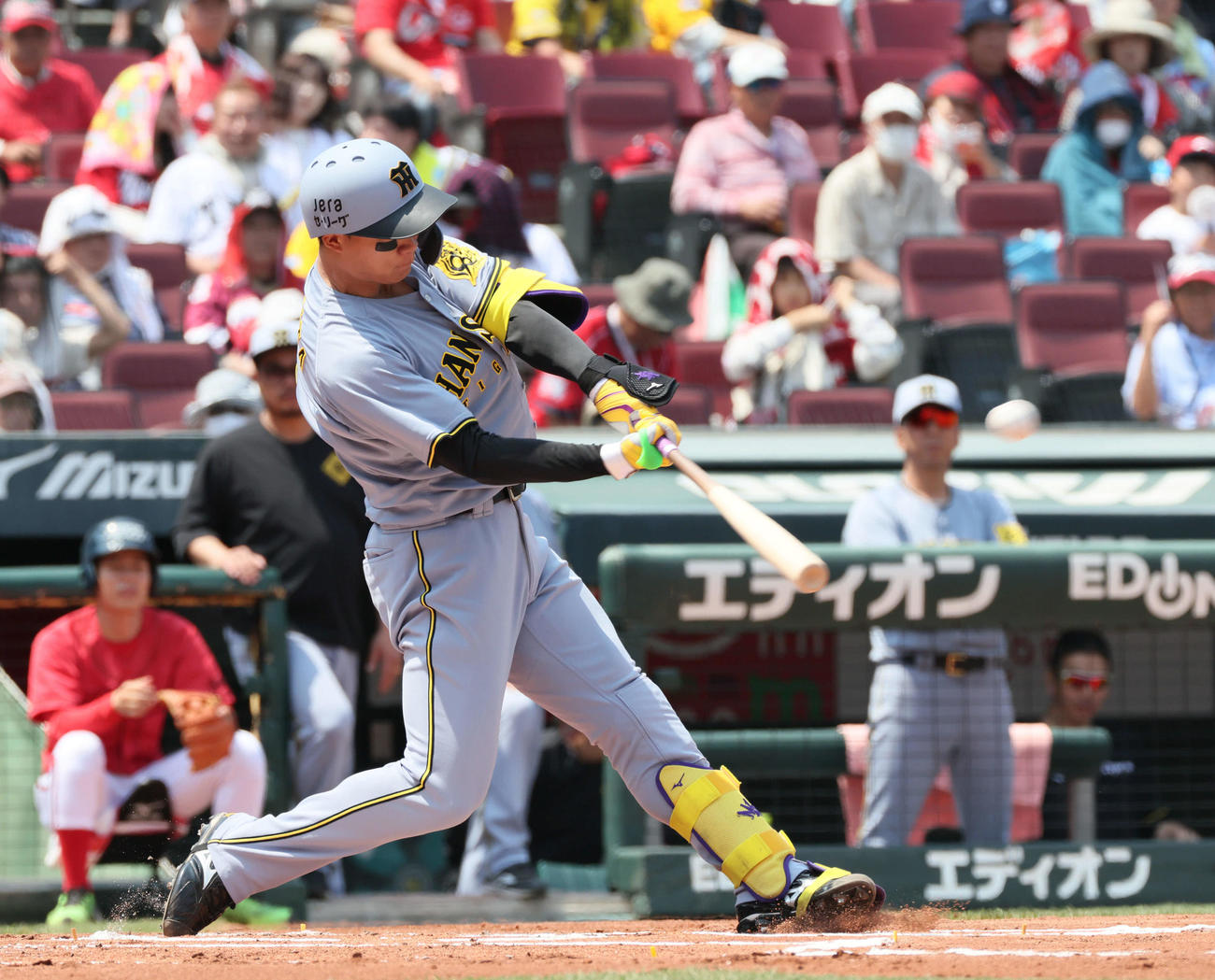 広島対阪神　1回表阪神1死二塁、森下は先制左越え2点本塁打を放つ（撮影・加藤孝規）