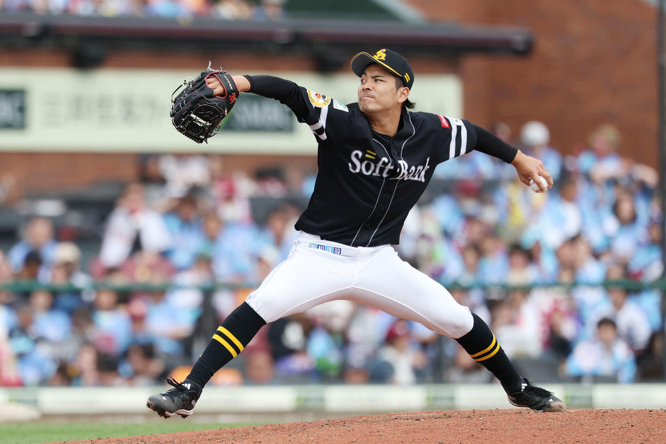 楽天対ソフトバンク　ソフトバンク5番手の大野（撮影・宮地輝）