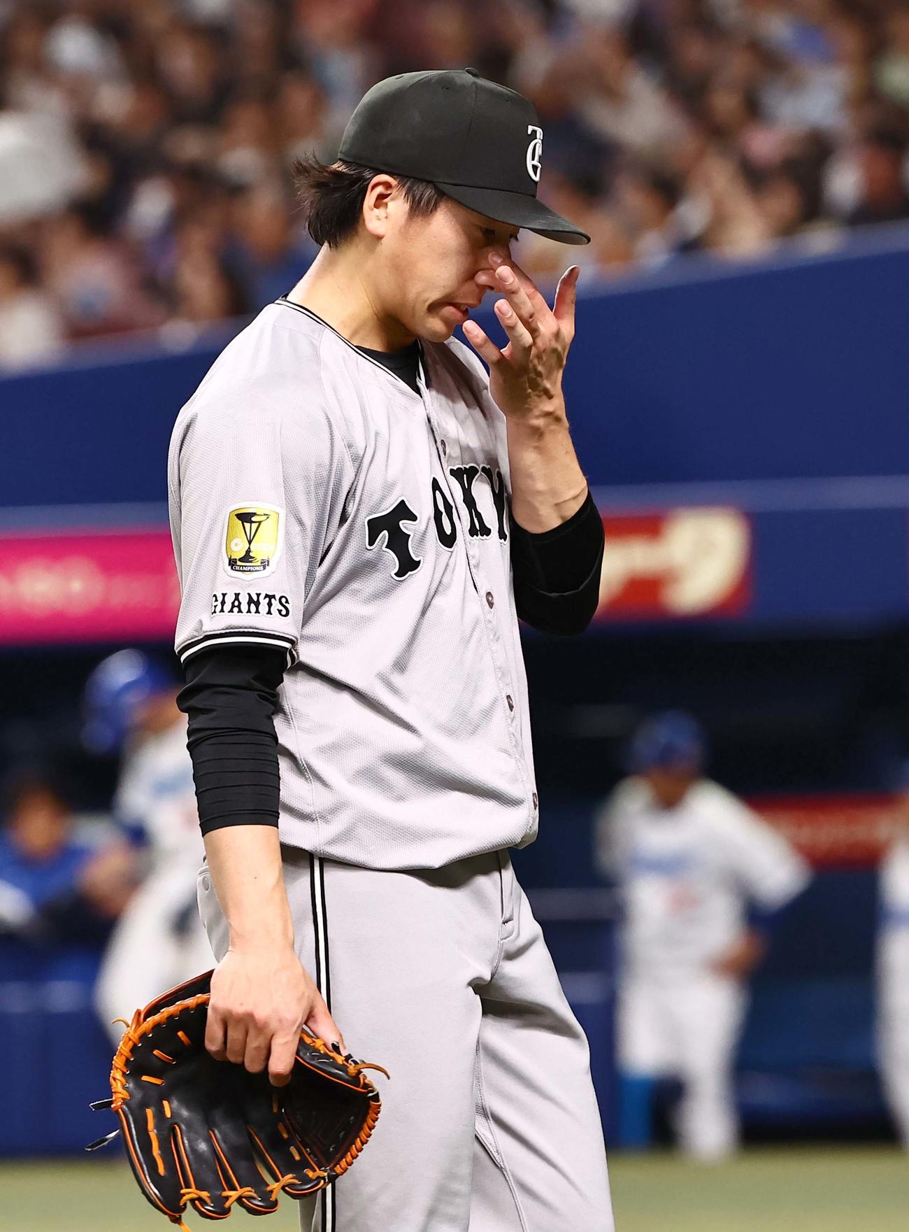 中日対巨人　8回、カリステに2点適時打を浴びた大勢は降板する（撮影・上田博志）
