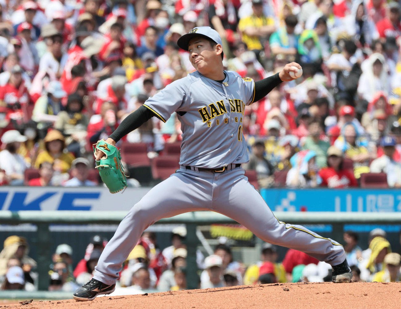 広島対阪神　阪神先発の伊原（撮影・加藤孝規）