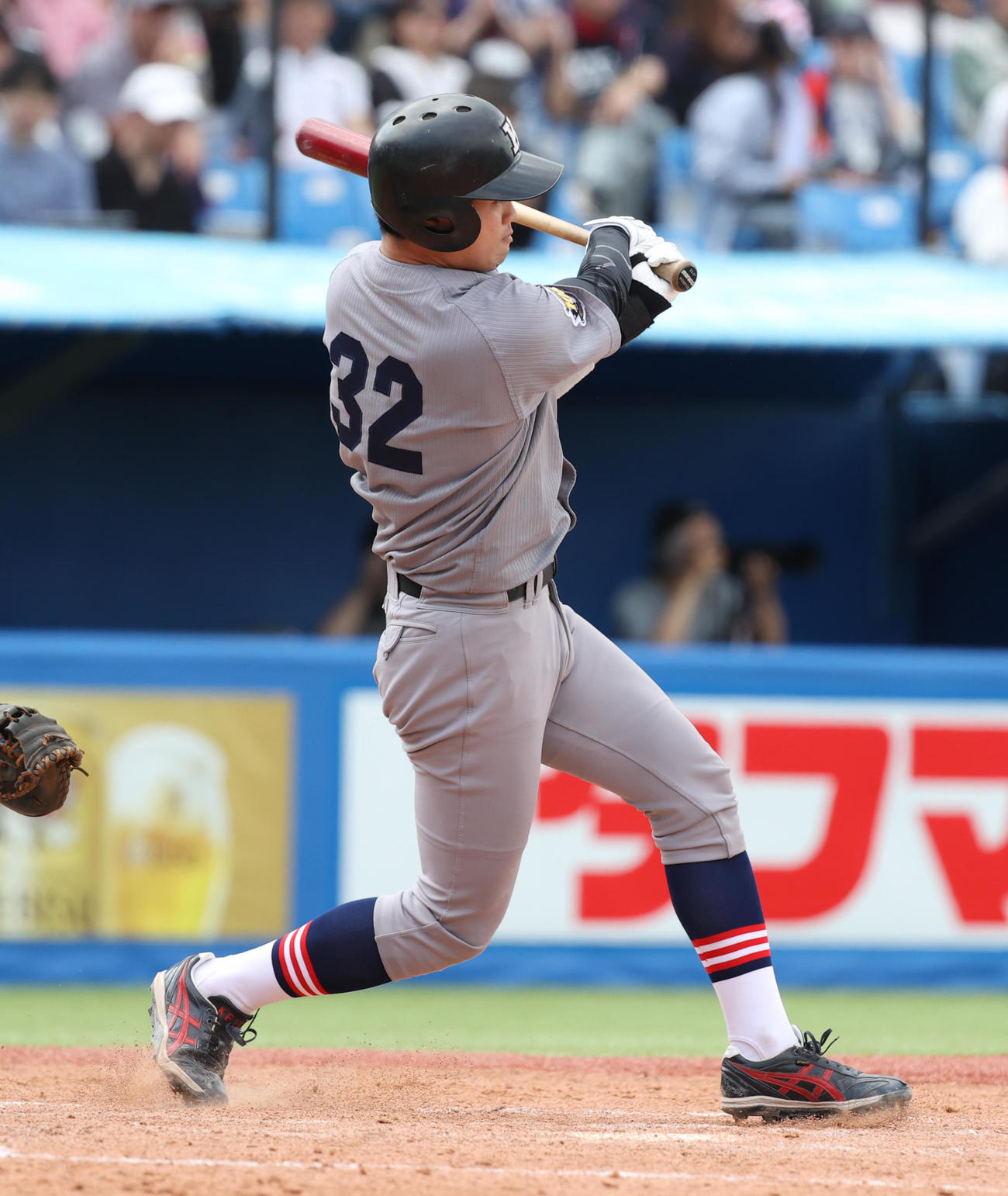 慶大対早大　4回表慶大2死一、二塁、代打森村は左前に適時打を放つ（撮影・柴田隆二）
