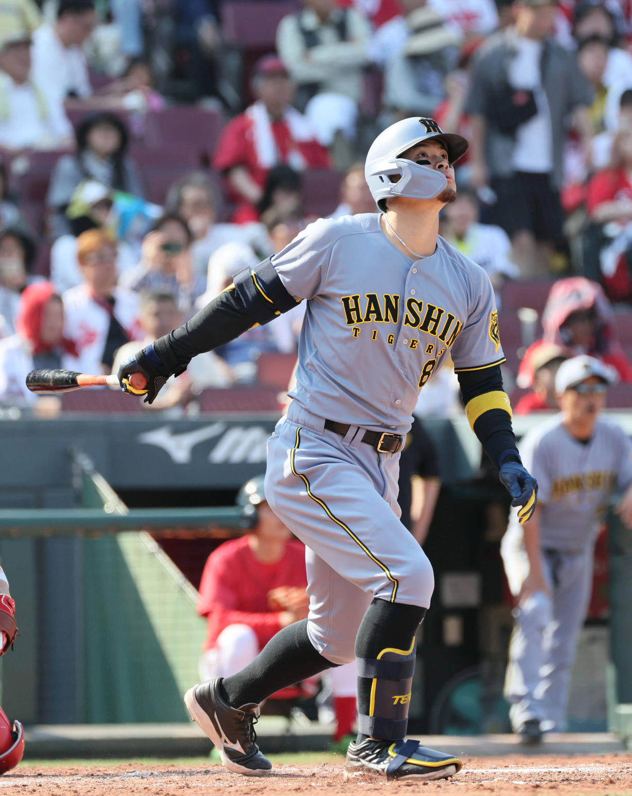 広島対阪神　8回表阪神2死一、二塁、佐藤輝は右越え3点本塁打を放つ（撮影・加藤孝規）