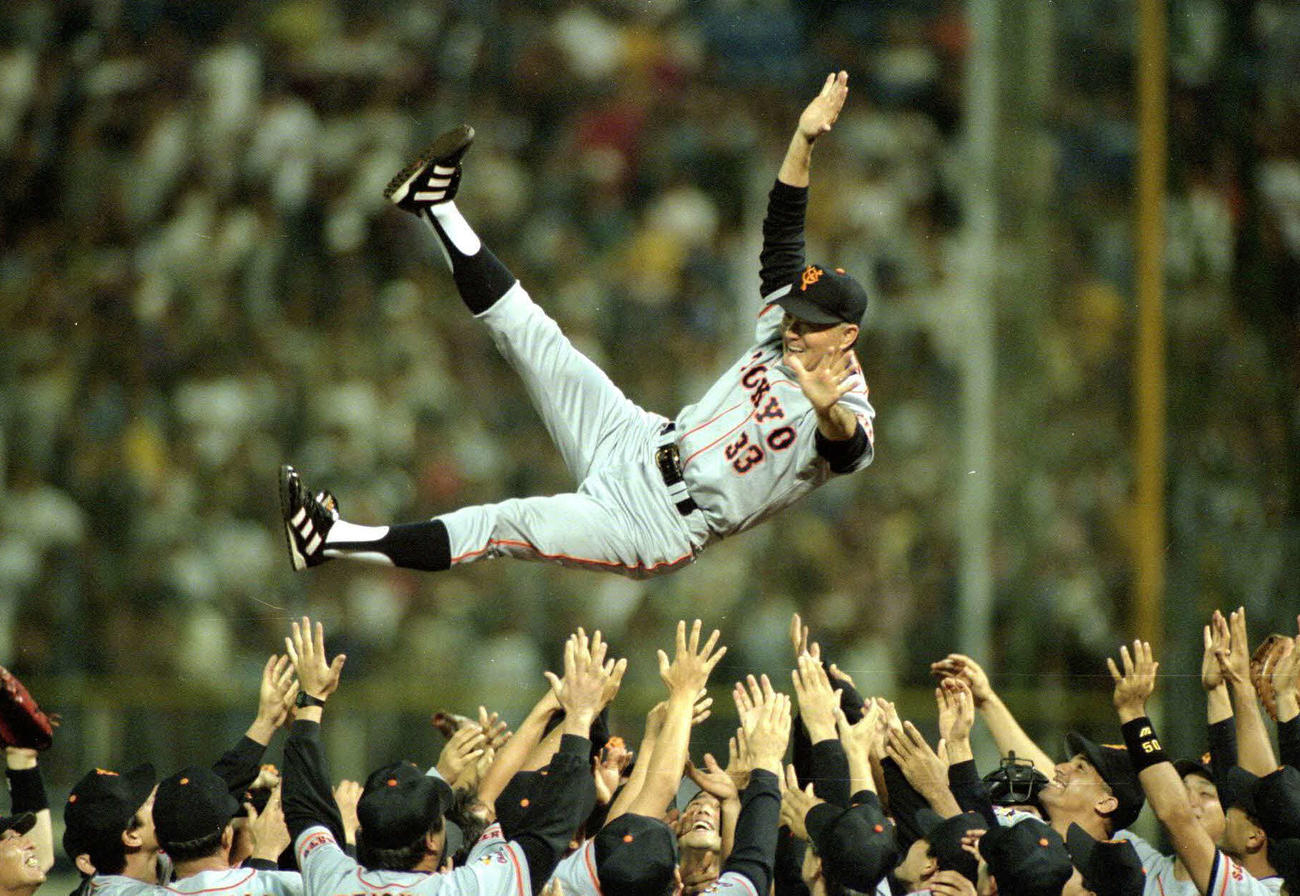 中日対巨人25回戦　巨人優勝で長嶋茂雄監督胴上げ（1996年10月6日撮影）