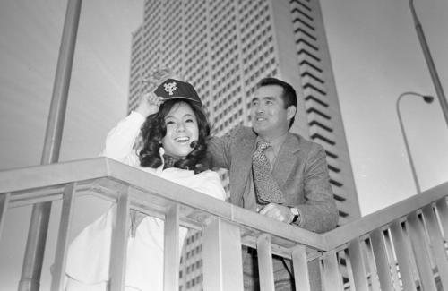 巨人長嶋茂雄三塁手と深夜放送のパーソナリティーとしてレモンちゃんの愛称で若者に絶大な人気の文化放送、落合恵子アナウンサー