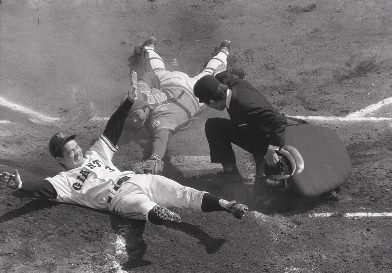 ホームに滑り込み生還する長嶋茂雄（1974年7月2日）