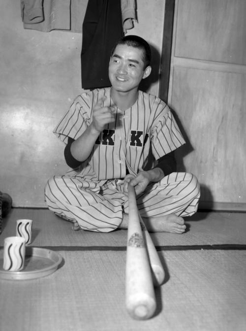 長嶋茂雄氏は「戦後野球界の象徴のような方。6大学の出身者、誇りに