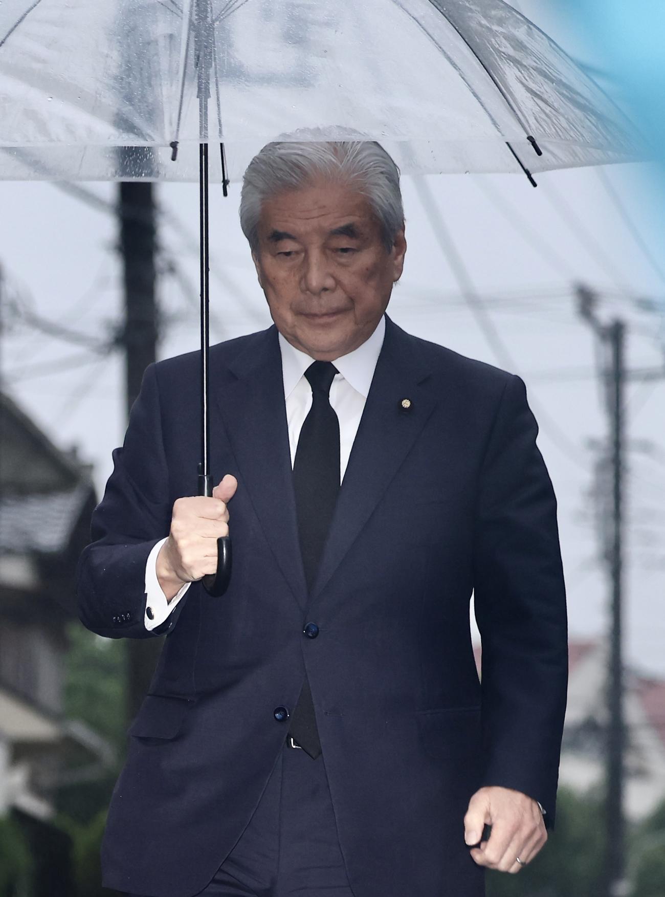 長嶋茂雄さんの自宅を訪れる中曽根弘文氏