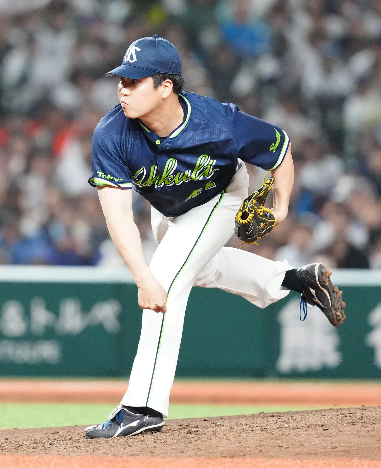 西武対ヤクルト　ヤクルト2番手の矢崎（撮影・江口和貴）