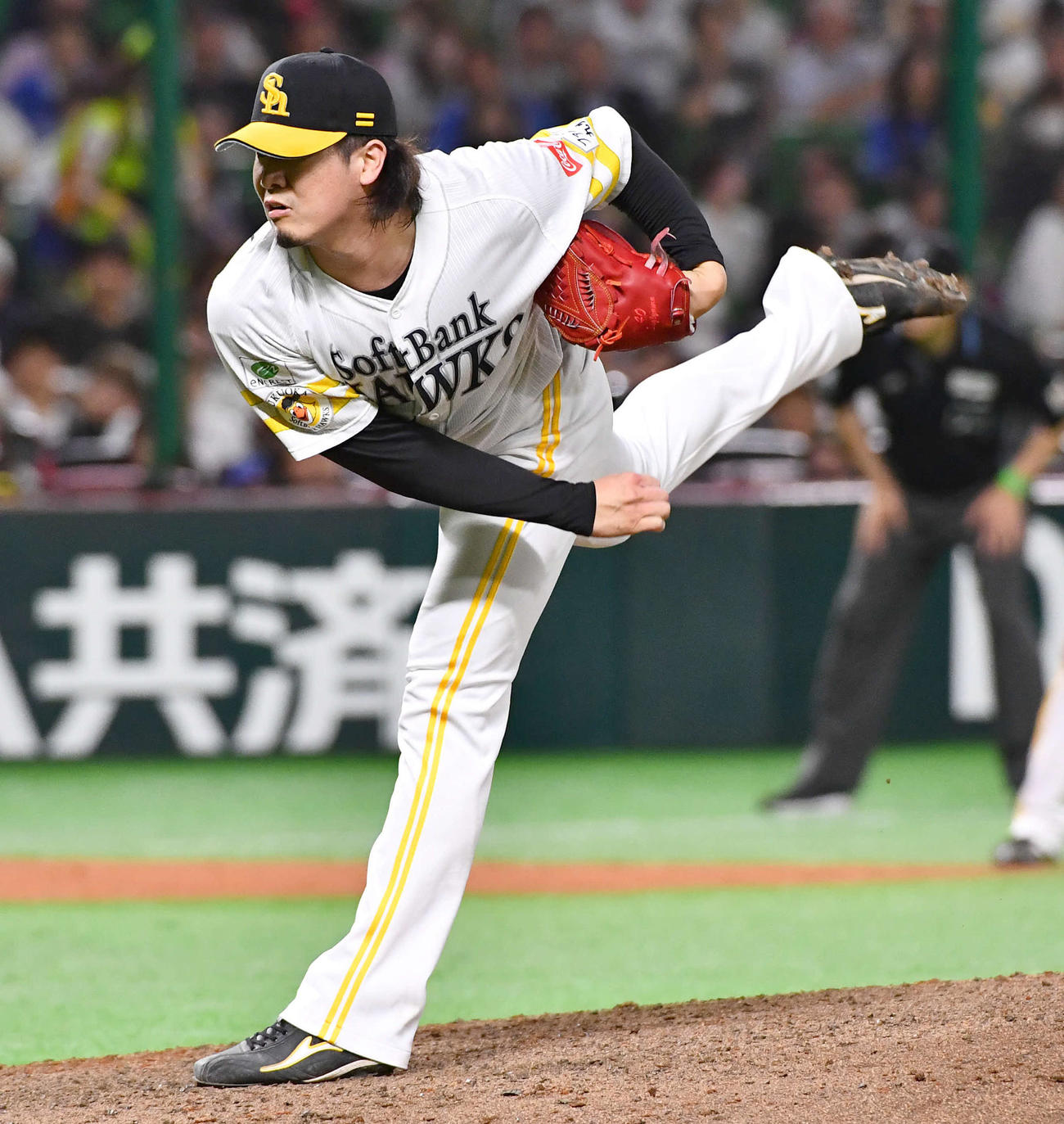ソフトバンク対中日　8回表から登板した、ソフトバンク2番手の杉山（撮影・岩下翔太）