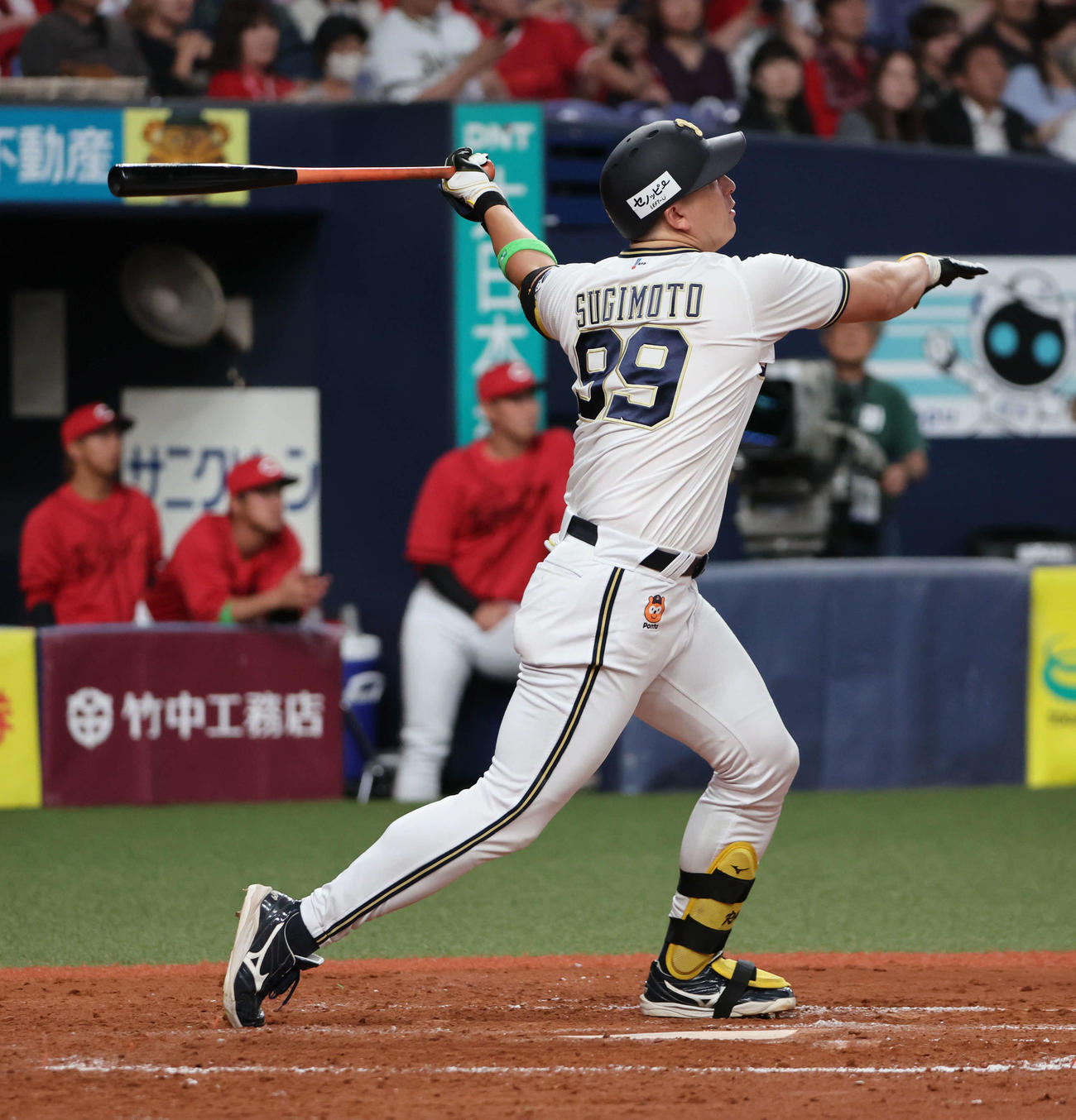 オリックス対広島　9回裏オリックス無死、杉本は左中間に本塁打を放つ（撮影・西尾就之）