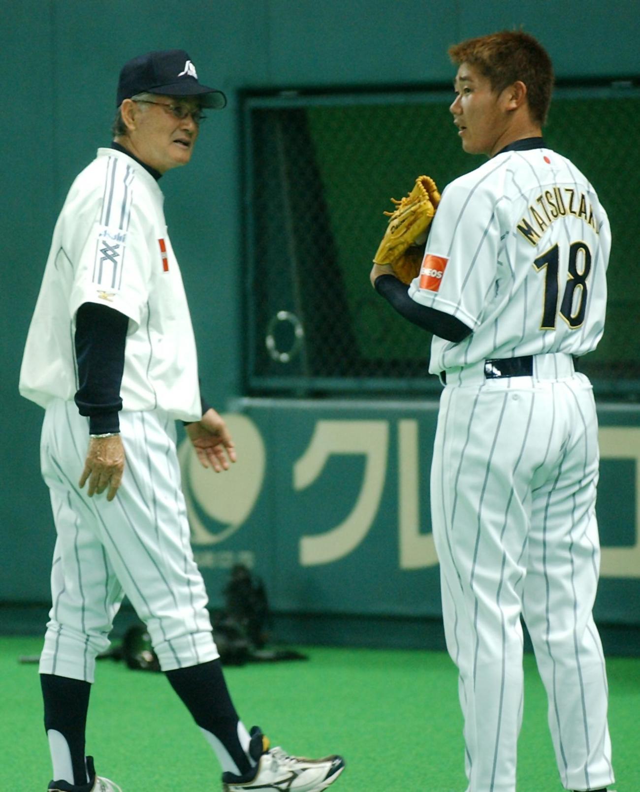アテネ五輪日本代表合宿、松坂大輔と話す長嶋茂雄監督