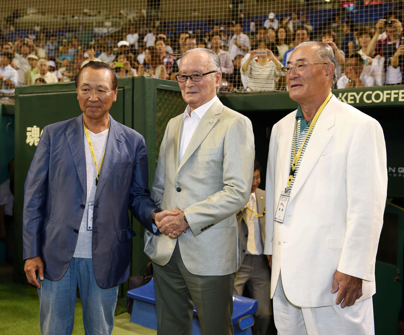 里見治セガサミー会長、長嶋茂雄巨人終身名誉監督、張本勲氏（2015年7月20日撮影）