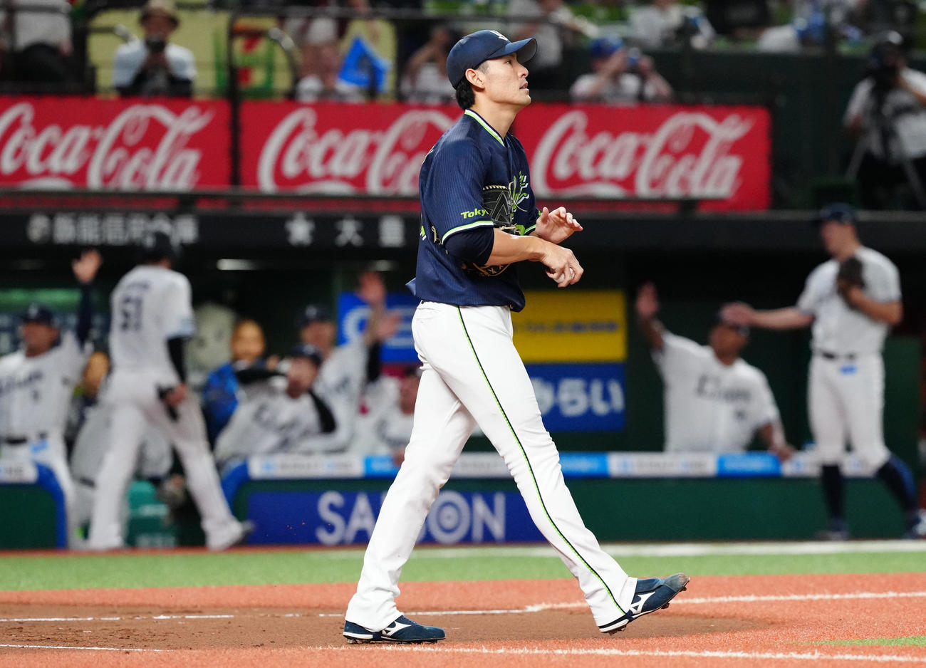 西武対ヤクルト　1回裏西武1死一、二塁、ネビンに先制適時打を浴びた高梨（撮影・江口和貴）