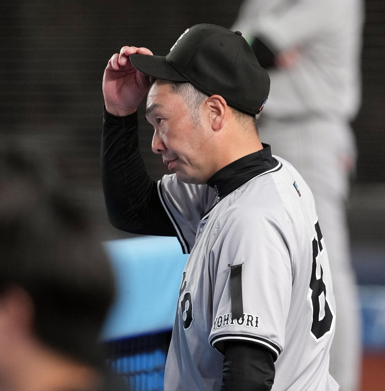 ロッテ対巨人　ロッテに負けを喫し、ぶぜんとした表情を見せる巨人阿部監督（撮影・たえ見朱実）