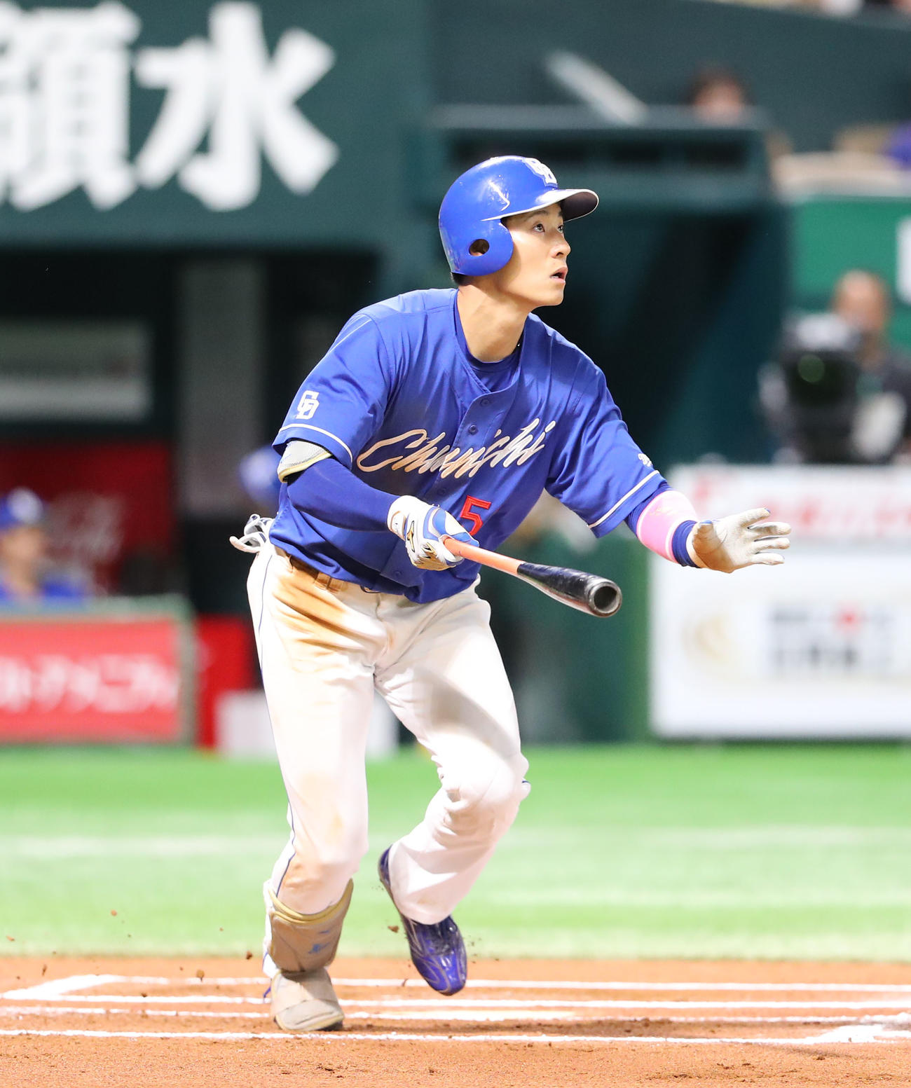 ソフトバンク対中日　6回表中日1死、上林は右越え二塁打を放つ（撮影・梅根麻紀）
