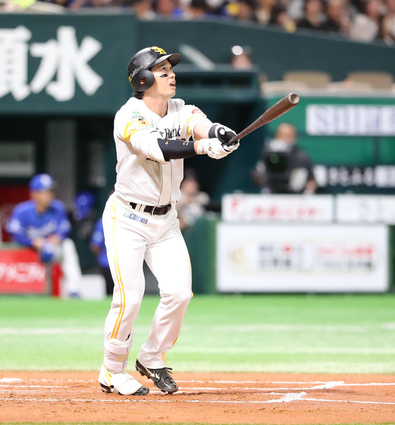 ソフトバンク対中日　2回裏ソフトバンク無死一塁、栗原は右越えに先制となる2点本塁打を放つ（撮影・梅根麻紀）