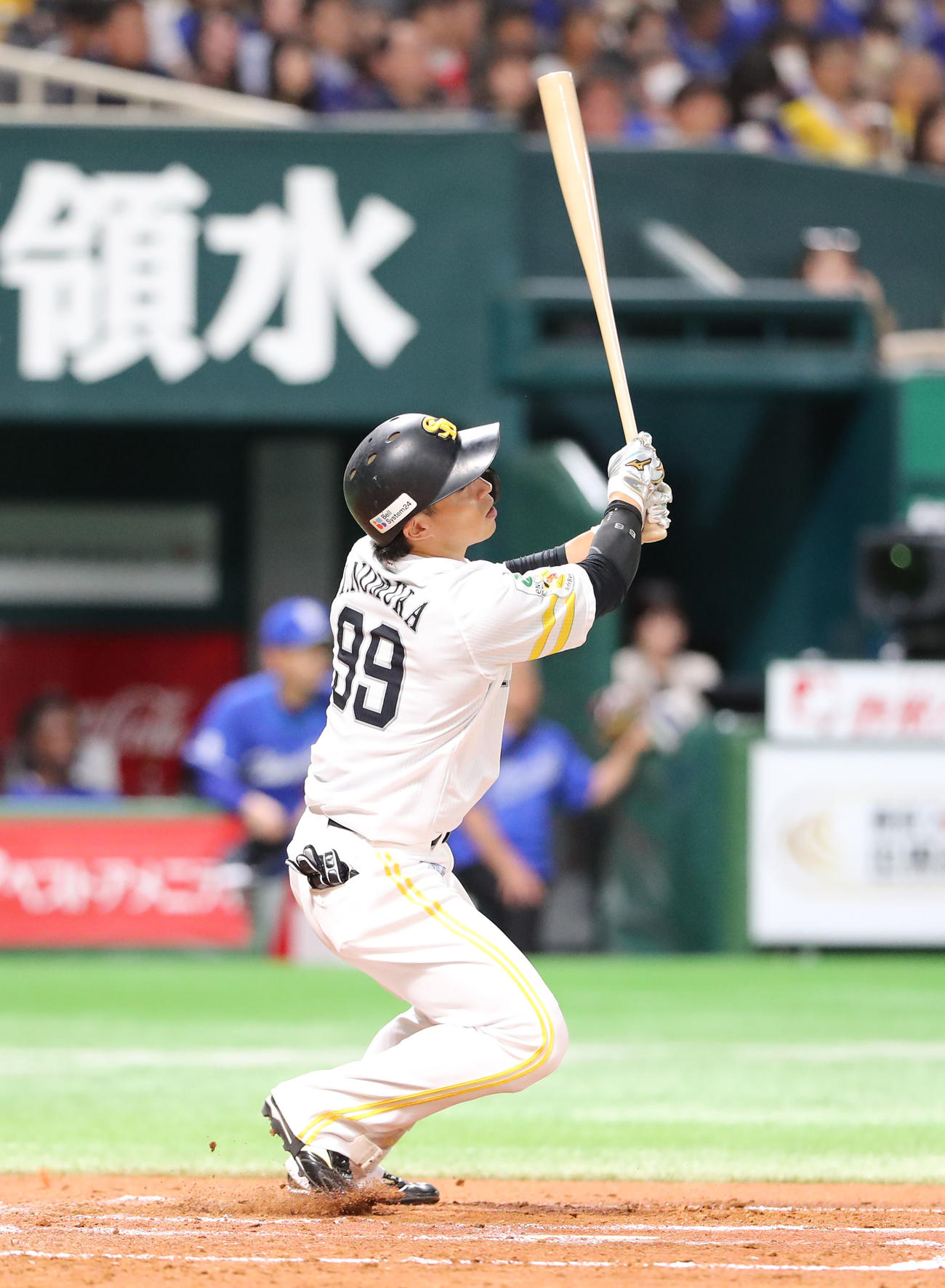 ソフトバンク対中日　2回裏ソフトバンク1死二塁、野村は右中間に2点本塁打を放つ（撮影・梅根麻紀）