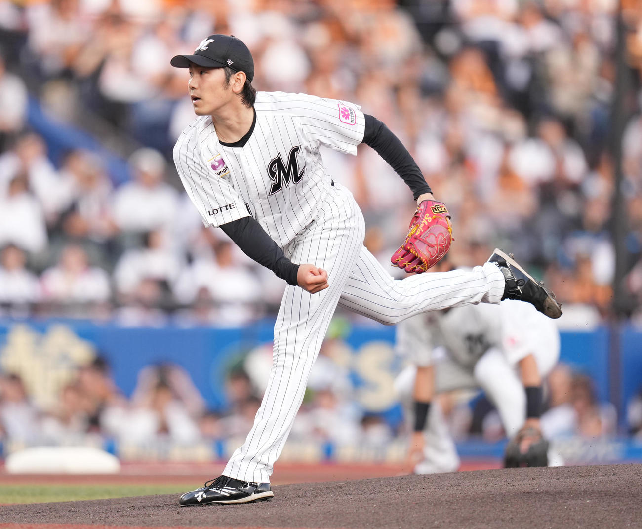 ロッテ対巨人　先発し力投するロッテ石川柊（撮影・鈴木みどり）