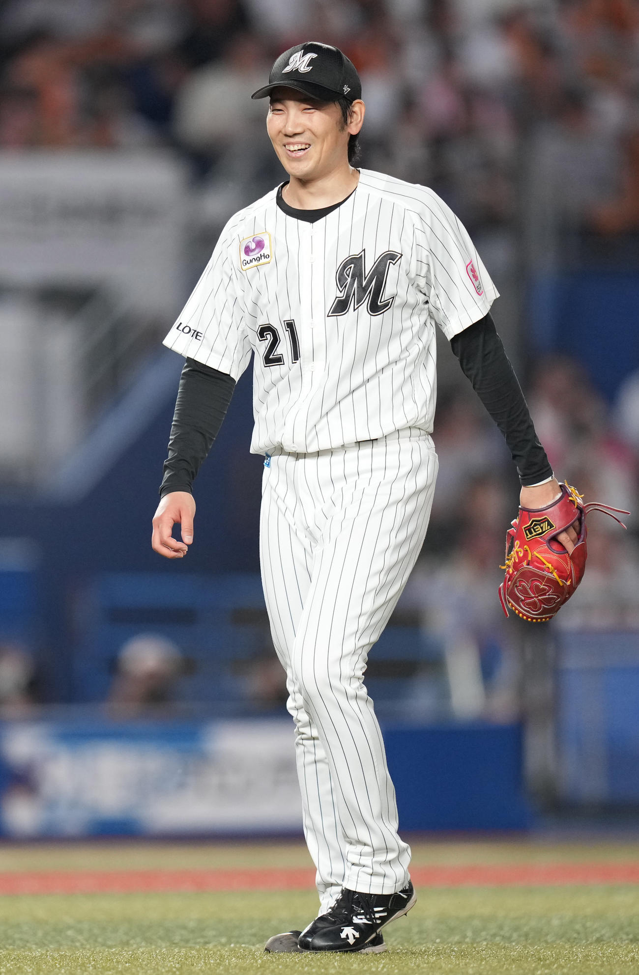 ロッテ対巨人　4回表まで無失点に抑え、笑顔のロッテ石川柊（撮影・鈴木みどり）