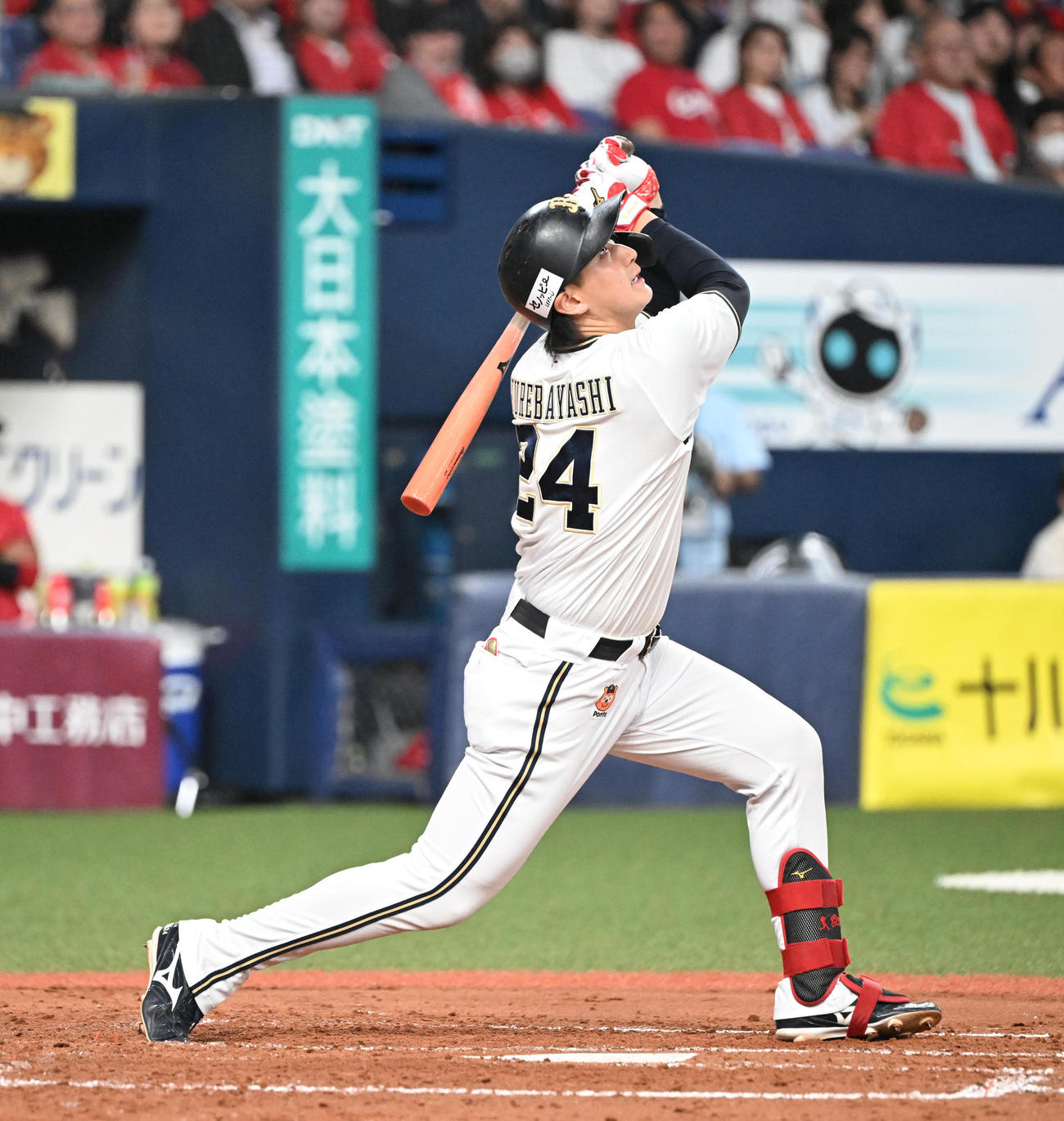 オリックス対広島　4回裏オリックス無死満塁、右前適時打を放つ紅林（撮影・和賀正仁）