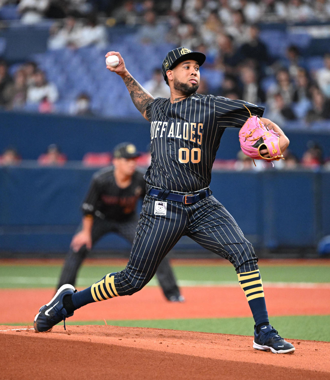 オリックス対広島　先発するオリックスのエスピノーザ（撮影・和賀正仁）