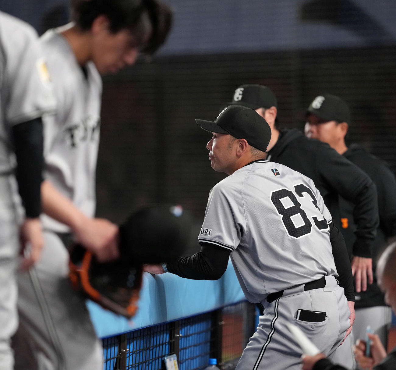 ロッテに連敗を喫した巨人阿部監督。手前は大勢（撮影・たえ見朱実）